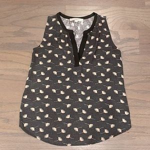 LOFT Petite Black Floral Shell - Size XSP